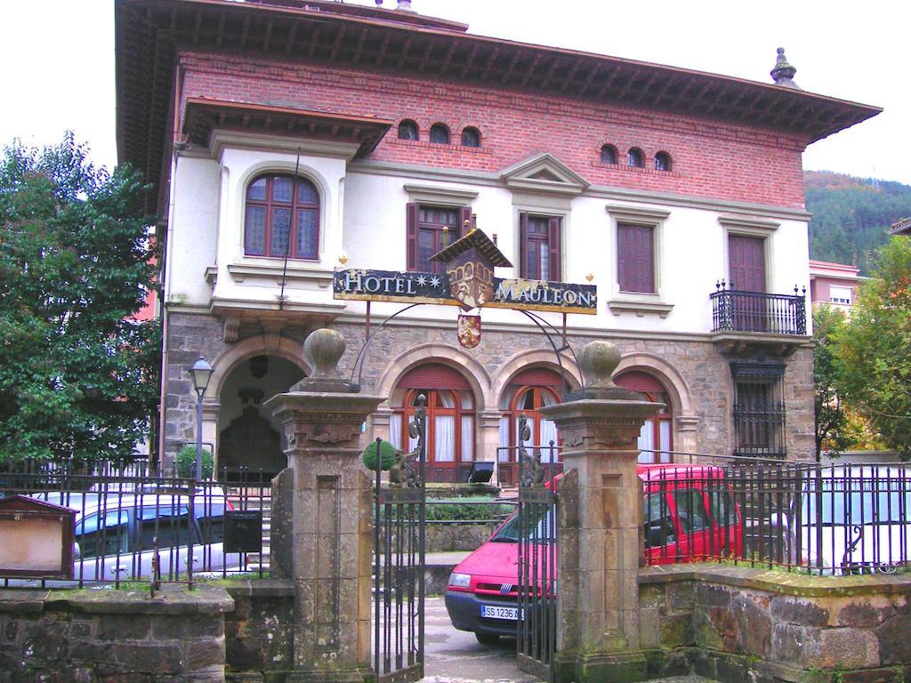 Hotel Mauleon Legazpia Екстер'єр фото